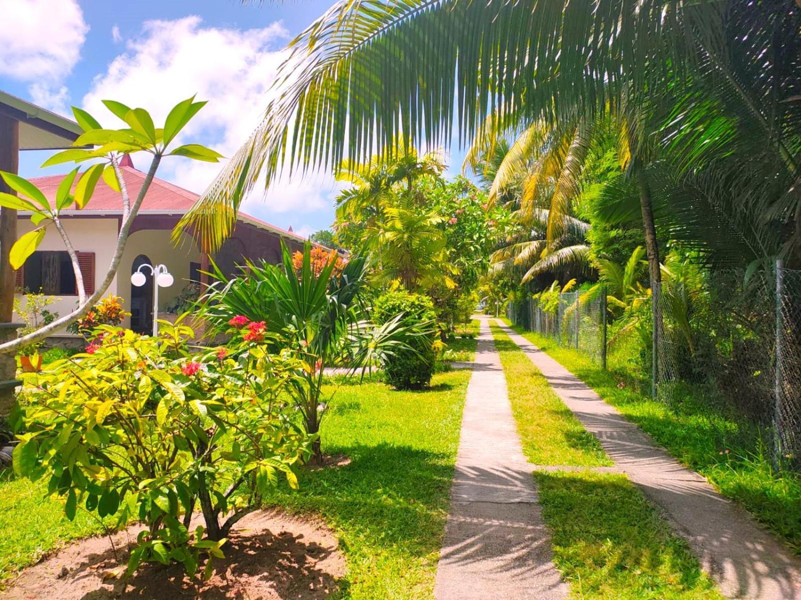 The Islander Hotel グラン・アンス エクステリア 写真
